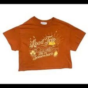 Urban Nation Crop Road Trip Tee EUC size XS cropped